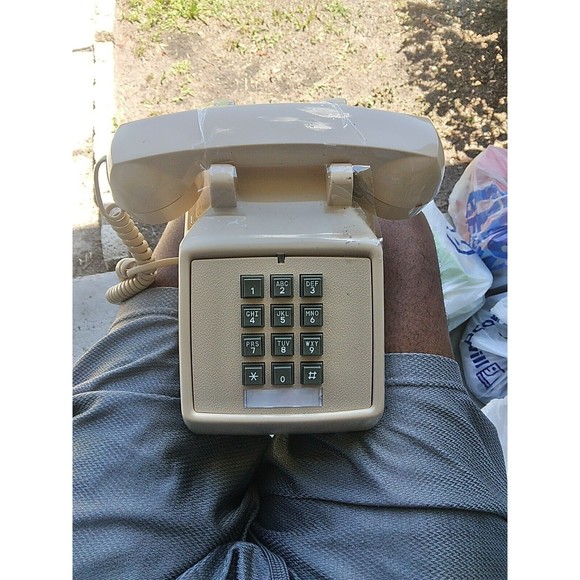 Cortelco 250000-MBA-27M Traditional Desk PHONE with call light - Picture 1 of 5